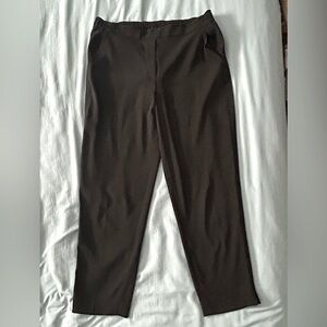 White House Black Market • size 10 • black slim ankle pull on pant